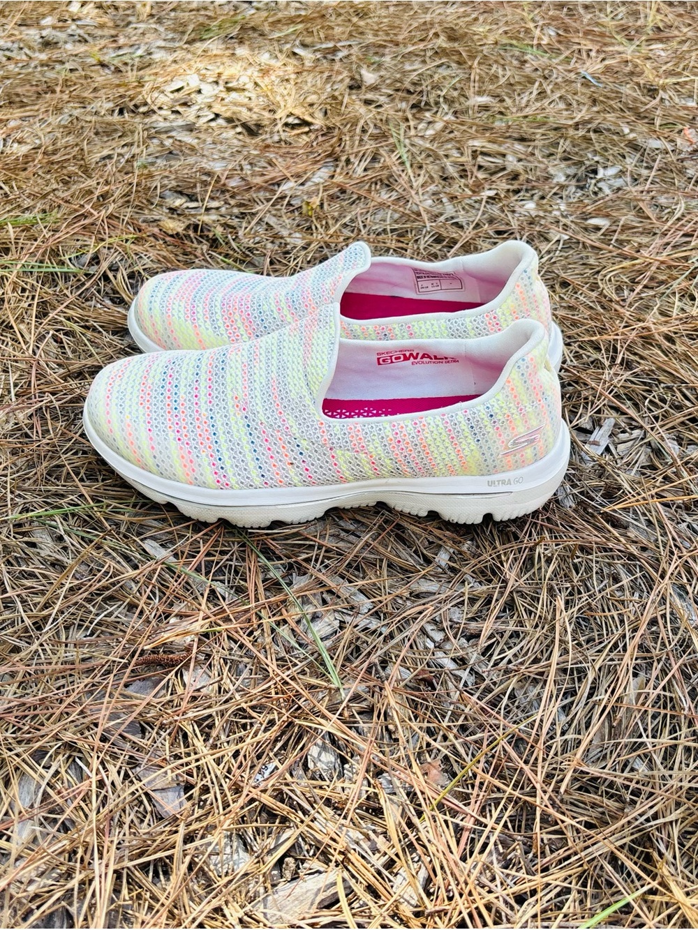 Skechers Women’s Go Walk Ultra Glad Slip On in white & multi size 8 - Picture 3 of 10